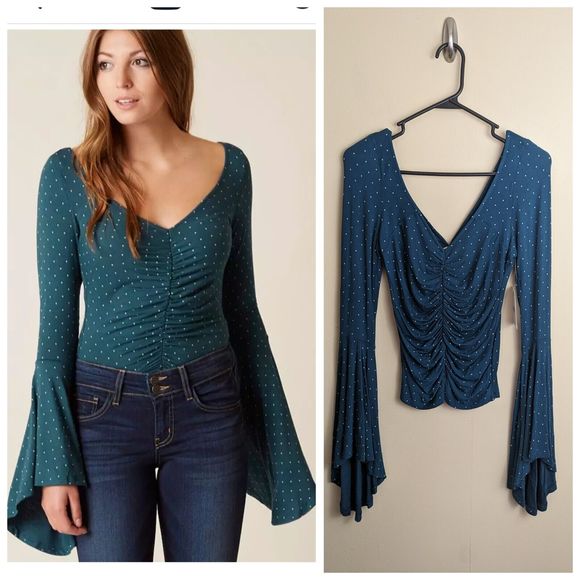 NWT Free People size XS teal polka dot stretchy ruched flare sleeve top - Picture 1 of 11
